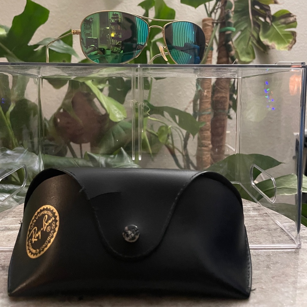 Ray-Ban Gold Frame Sunglasses with Green Lenses